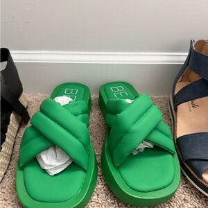 BE Women's Green Sandals